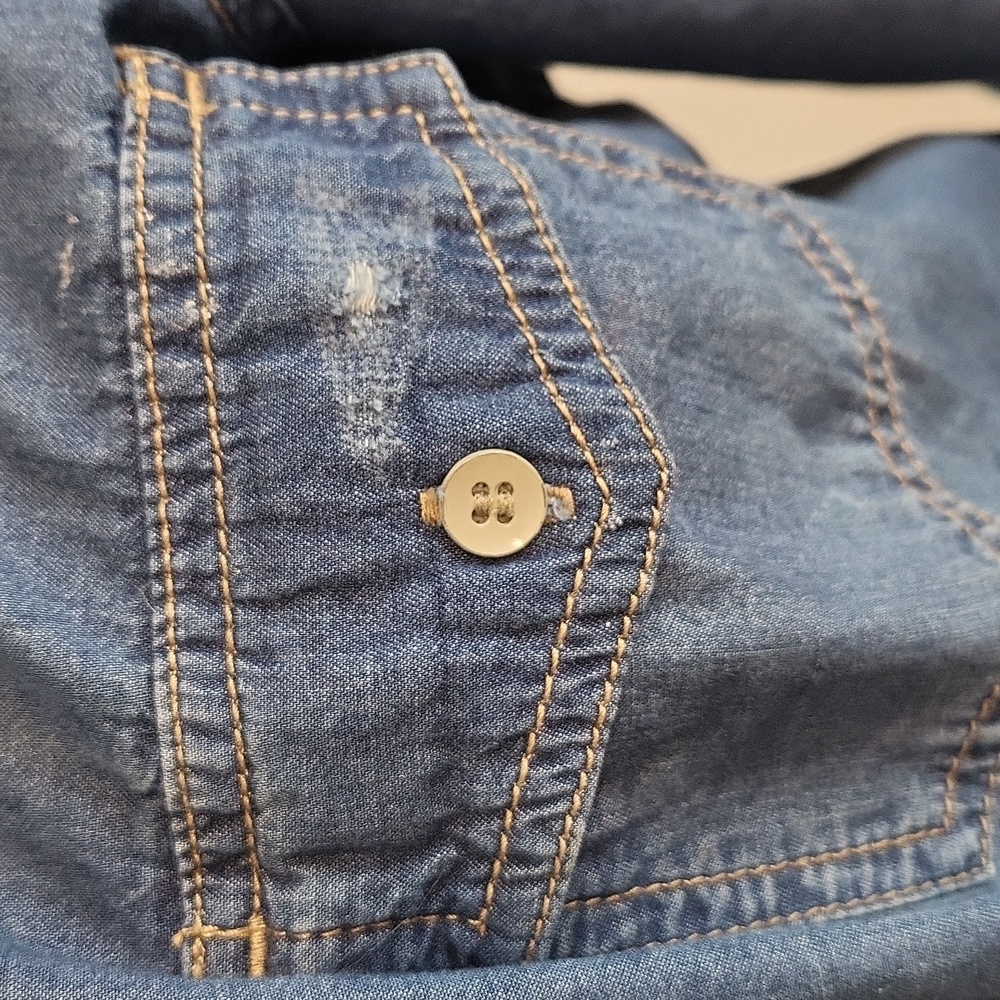 Reitmans denim shirt - Picture 3 of 14